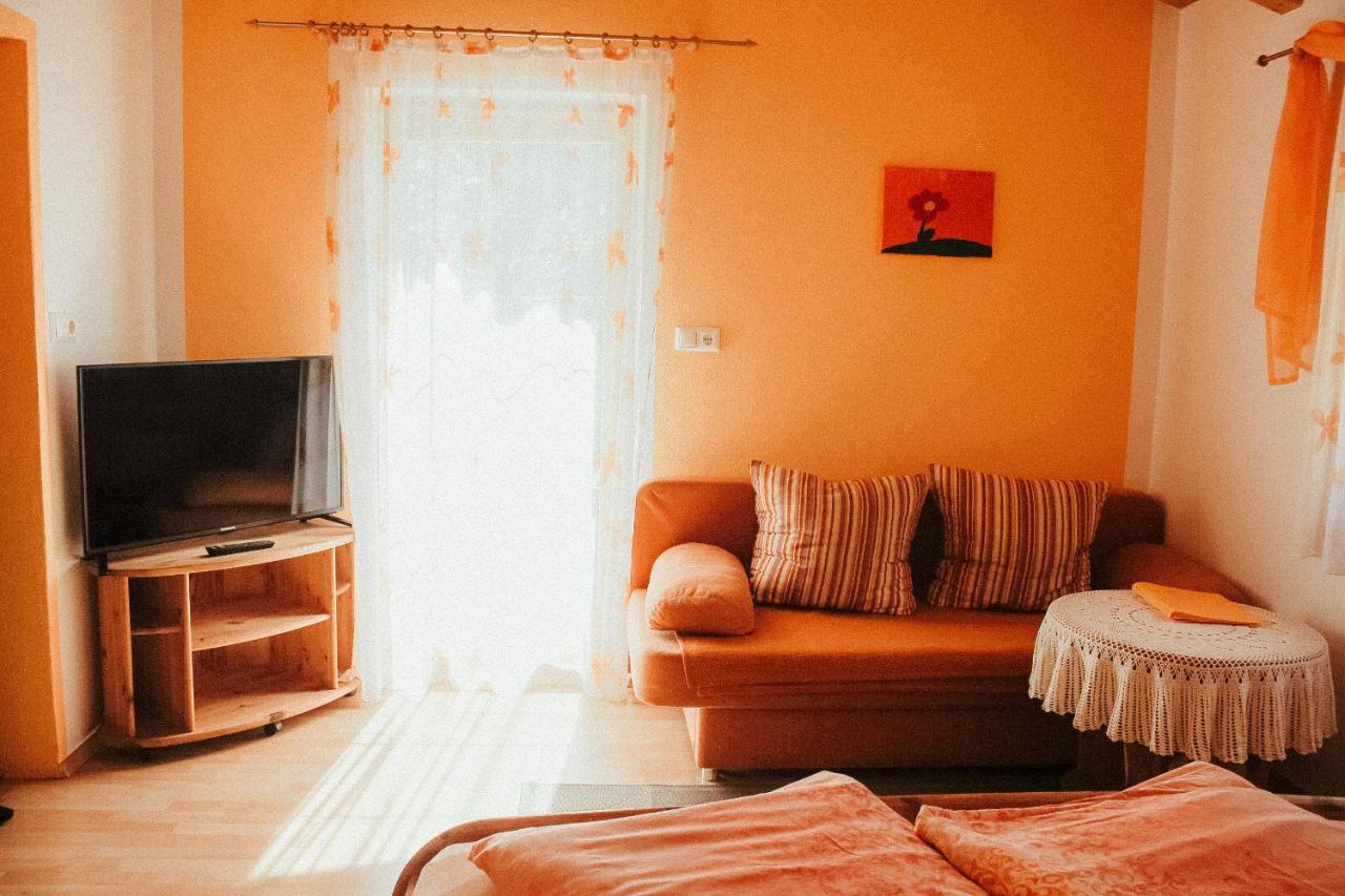 Haus Rupitsch Hotel Winklern  Bagian luar foto