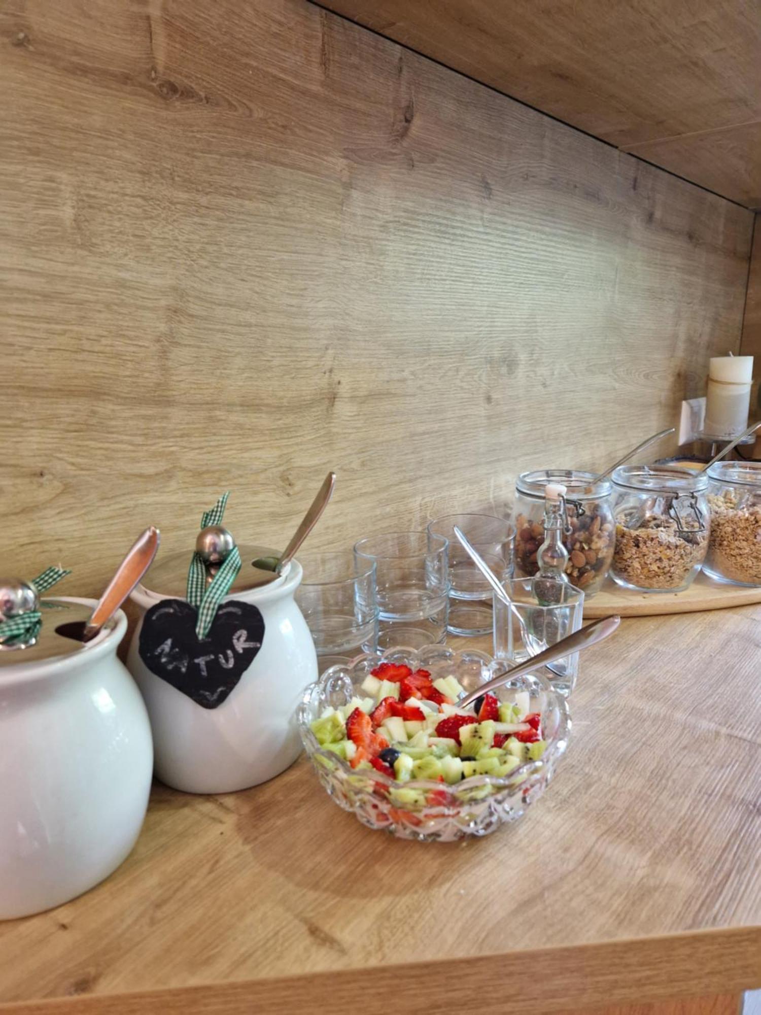 Haus Rupitsch Hotel Winklern  Bagian luar foto