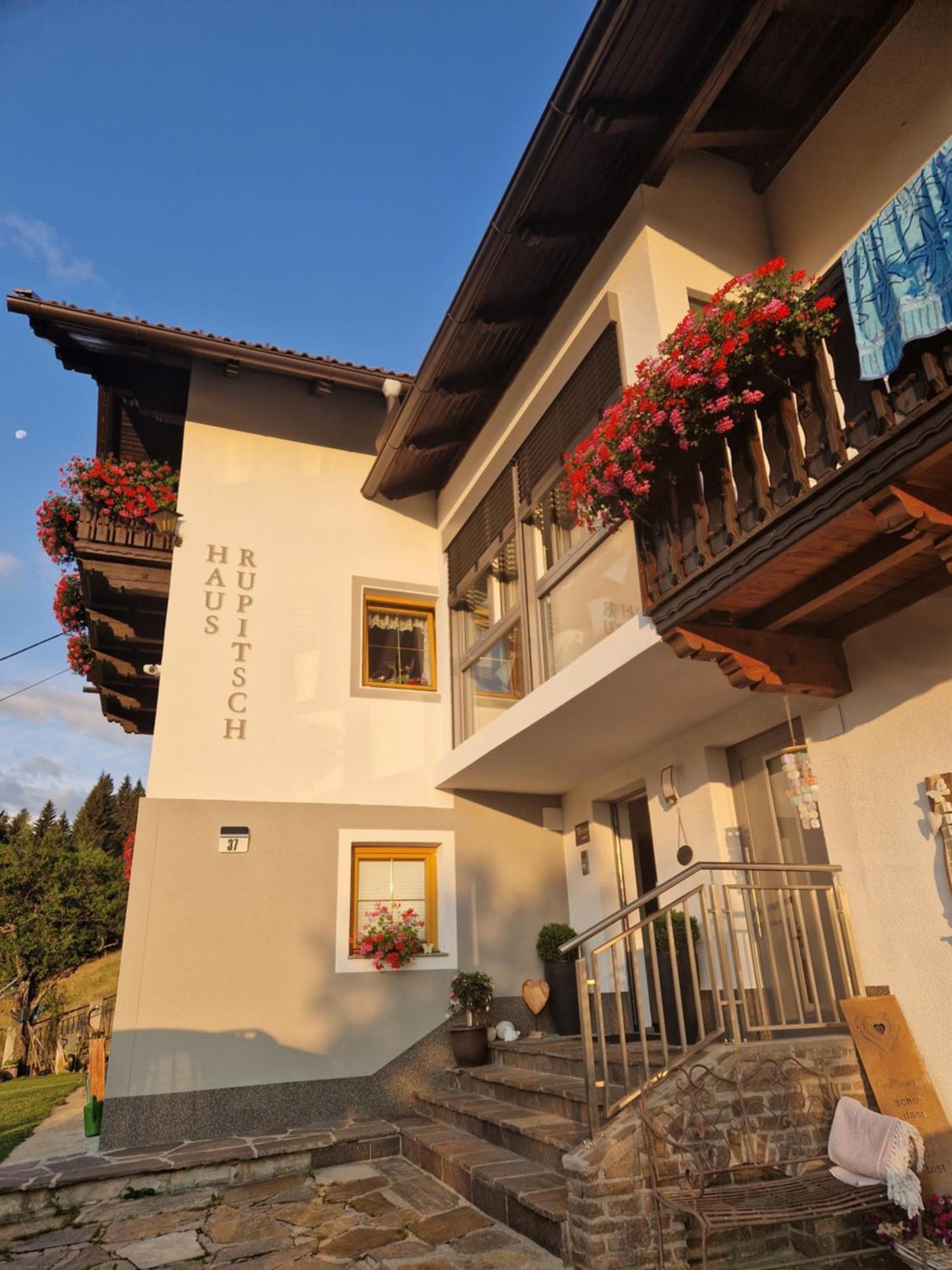 Haus Rupitsch Hotel Winklern  Bagian luar foto
